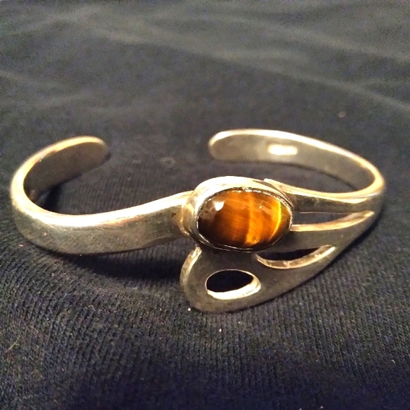 Taxco Jewelry - Vintage Taxco silver tigers eye bracelet
